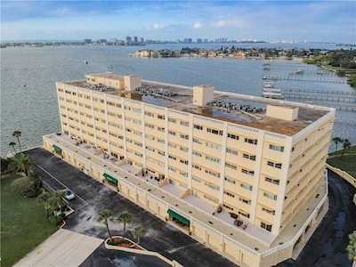 100 Bluff View Dr #105C Belleair Bluffs, FL 33770