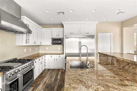 8725 Sherwood Park Dr Las Vegas, NV 89131
