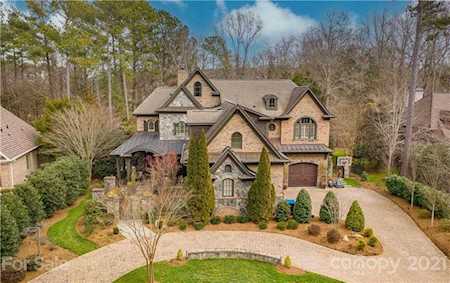 9006 Pine Laurel Dr Matthews, NC 28104