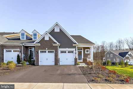 2743 Vardon Ln Ellicott City, MD 21042