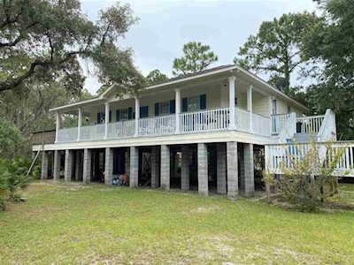 9 Gentlemen Rd Panacea, FL 32346