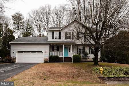 8377 Oak Hollow Dr Pasadena, MD 21122
