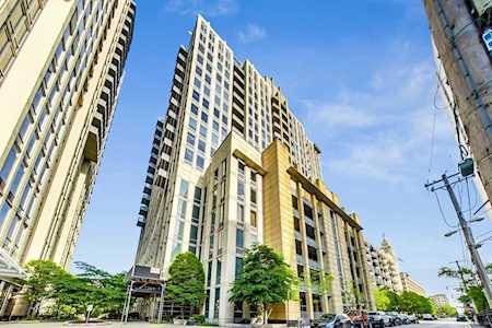 720 N Larrabee St #806 Chicago, IL 60654