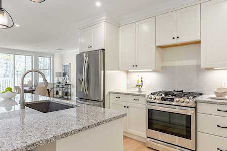 24 Willey Creek Rd #B 207 Exeter, NH 03833