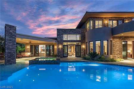 15 Wild Ridge Ct Las Vegas, NV 89135