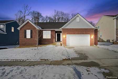 9758 Willow Oak Dr Green Oak Twp, MI 48116