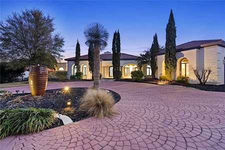 4 Autumn Oaks PL The Hills, TX 78738