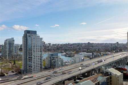 1480 Howe Street #2203 Vancouver, BC V6Z 1R8