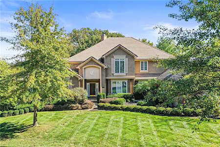 1859 Hidden Oaks Ct Liberty, MO 64068