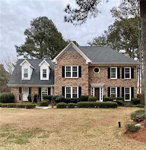 1376 Mill Glenn Ct Lawrenceville, GA 30045