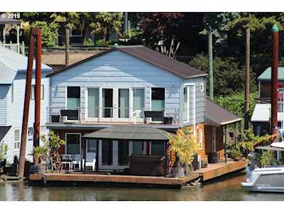 400 N Tomahawk Island Dr Portland, OR 97217