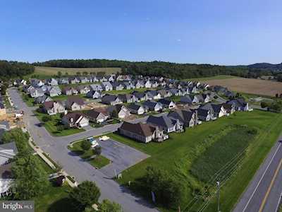 45 New Hope Blvd Oley, PA 19547