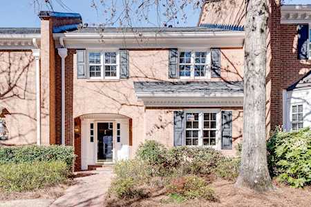 5438 Trentham Dr Dunwoody, GA 30338