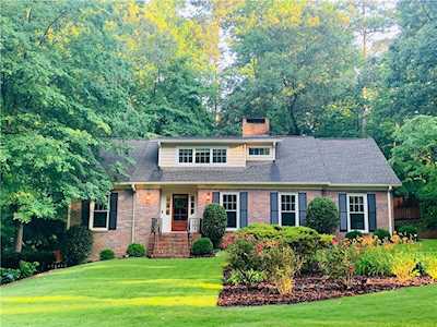 2405 Kings Point Dr Dunwoody, GA 30338