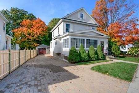 492 Pine Street Lowell, MA 01851