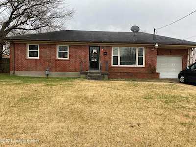 1902 Floradora Dr Louisville, KY 40272