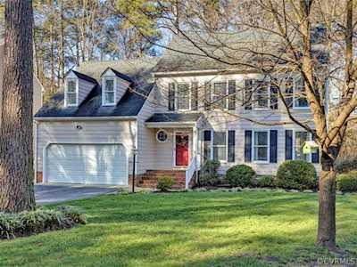 5712 Grove Forest Rd Midlothian, VA 23112