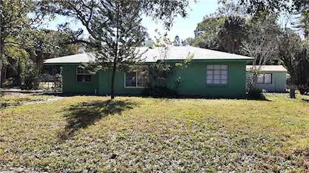 1601 18th Ave W Bradenton, FL 34205