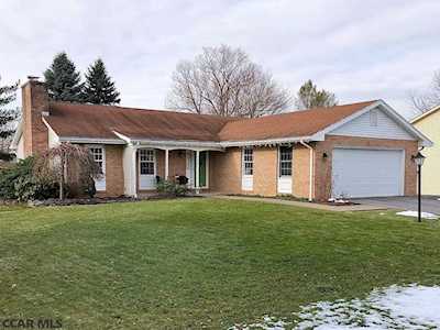 208 Willowbrook Drive Boalsburg, PA 16827