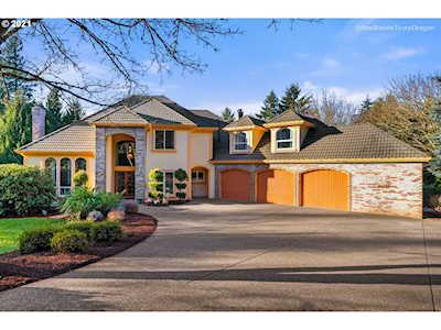 26500 SW Petes Mountain Rd West Linn, OR 97068