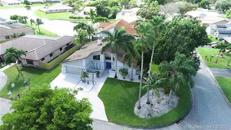 680 NW 111th Way Coral Springs, FL 33071