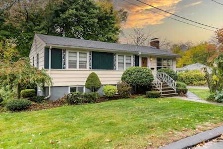 18 Crescent Ave Saugus, MA 01906