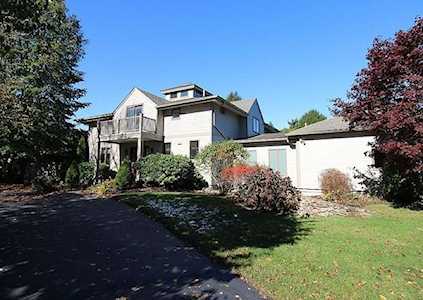 41 William Bradford Rd Dartmouth, MA 02747