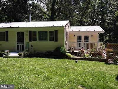 42 Blueberry Ln Harpers Ferry, WV 25425