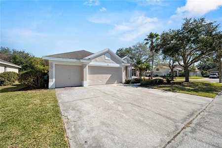 517 Lakewood Dr Oldsmar, FL 34677