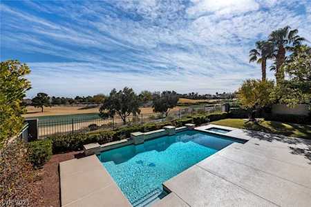 2004 Glenview Dr Las Vegas, NV 89134