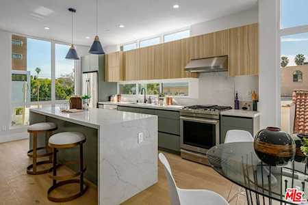 836 N Mccadden Place Los Angeles, CA 90038