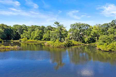 32 Jackson Pond Rd #32 Dedham, MA 02026