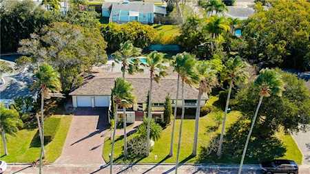 1577 Santa Barbara Dr Dunedin, FL 34698