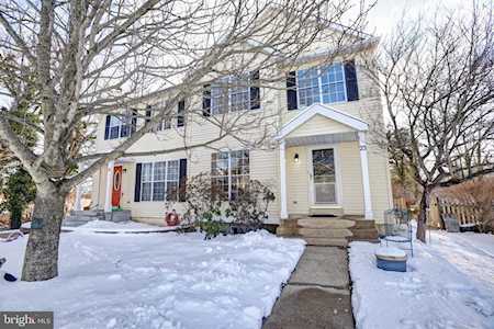 23 Frye Ct Lovettsville, VA 20180