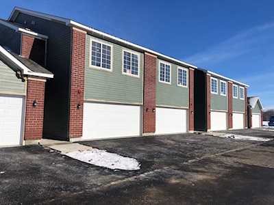 887 Gillespie Ln Yorkville, IL 60560