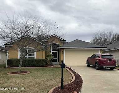 2736 Creekfront Dr Green Cove Springs, FL 32043