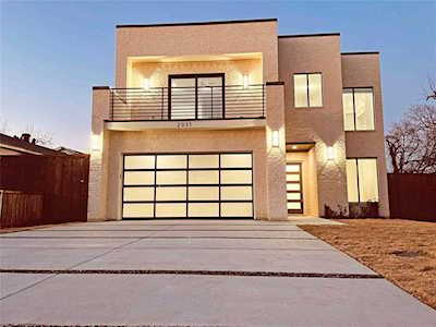 2031 Canada Drive Dallas, TX 75212