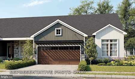801 Aurora Drive #404 Mechanicsburg, PA 17055
