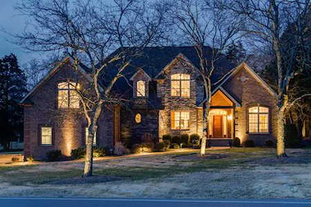 9916 Maxwell Lane Brentwood, TN 37027