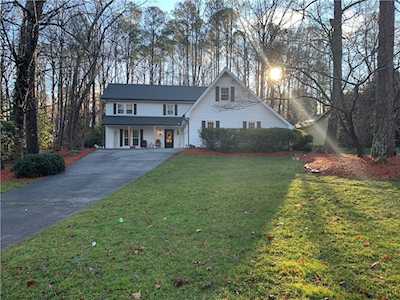 815 Oakstone Trl Roswell, GA 30075