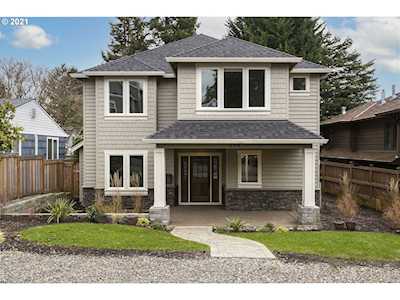 419 7th St Lake Oswego, OR 97034