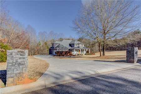 40 Mcmichael Way Hoschton, GA 30548