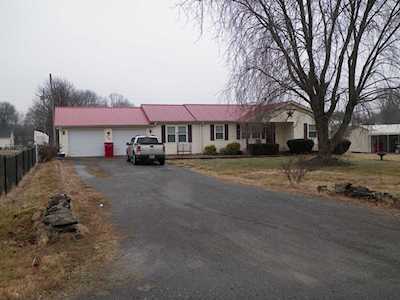 160 Kay Cir Lafayette, TN 37083