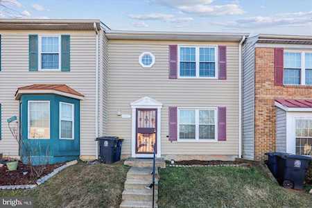 1833 Cedarwood Ct Landover, MD 20785