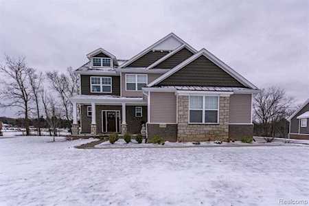 2500 Walnut View Dr Hartland Twp, MI 48855