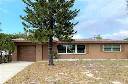 13865 Dominica Dr Seminole, FL 33776