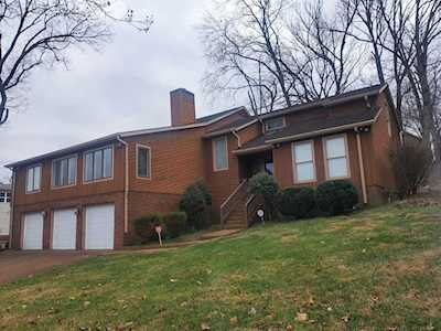 2525 Somerset Drive Nashville, TN 37217