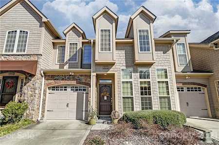 1013 Stuarts Landing Dr Cramerton, NC 28032