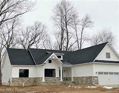 62 Timberleaf Brighton Twp, MI 48114