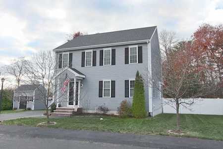 60 Sophia Ln Bridgewater, MA 02324